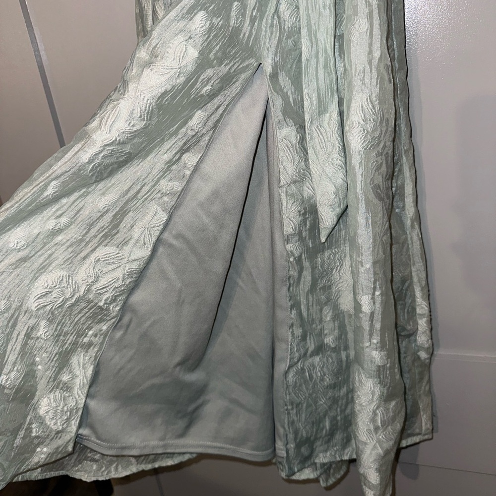 Lulu’s Mid-Length Jacquard Dress - Picture 3 of 6
